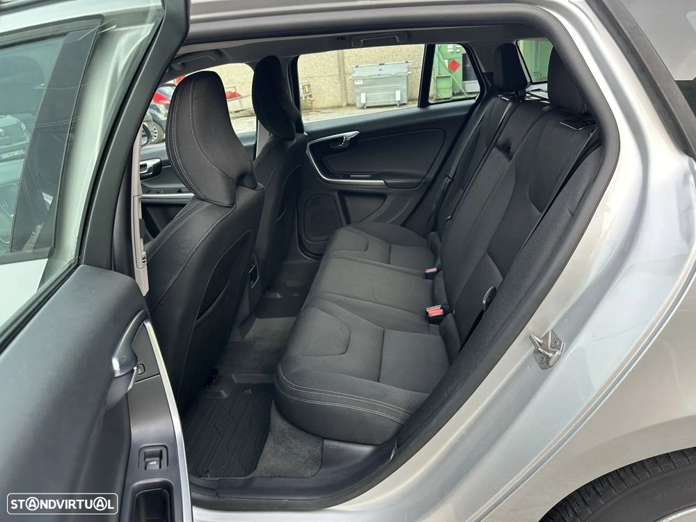Volvo V60 D2 Geartronic Kinetic - 12