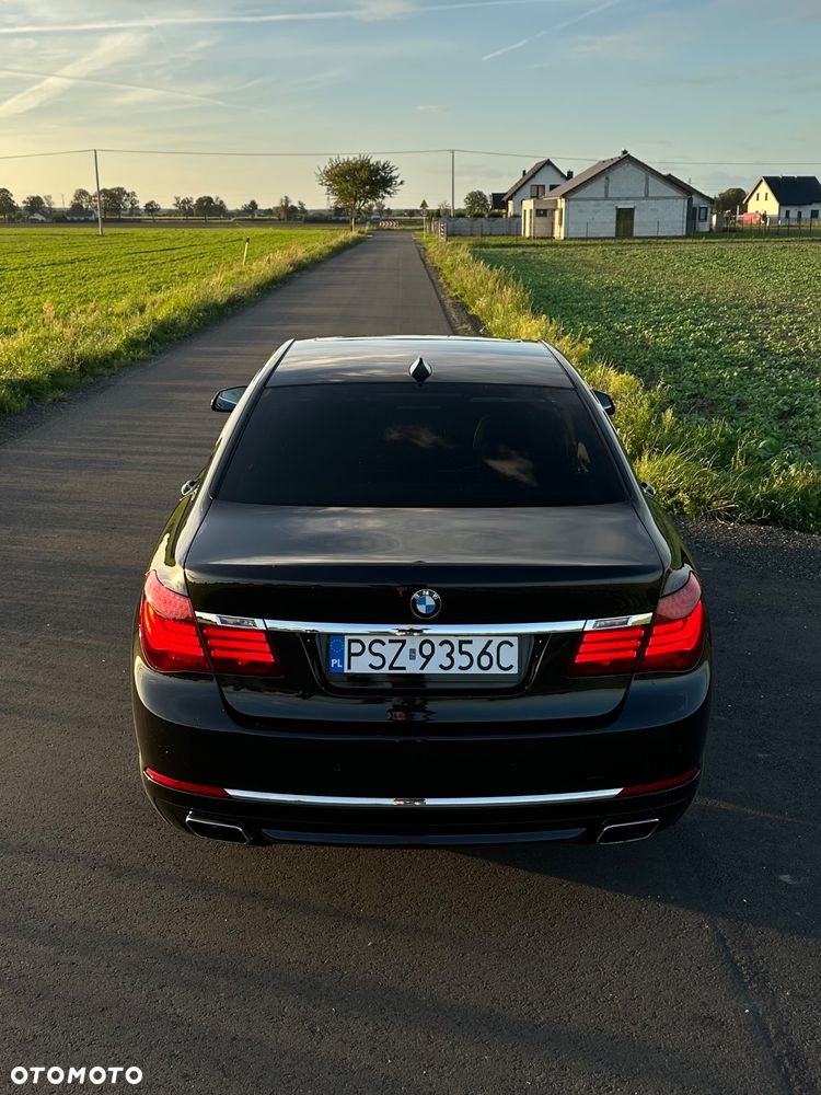 BMW Seria 7 750i xDrive Edition Exclusive - 10