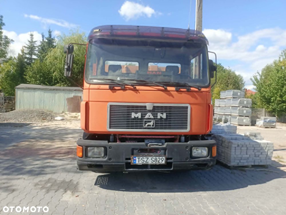 MAN 26 402 - 6