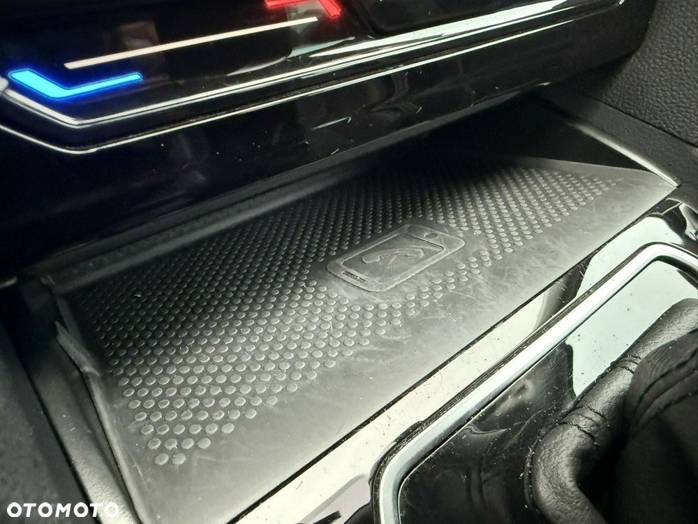 Volkswagen Passat - 21