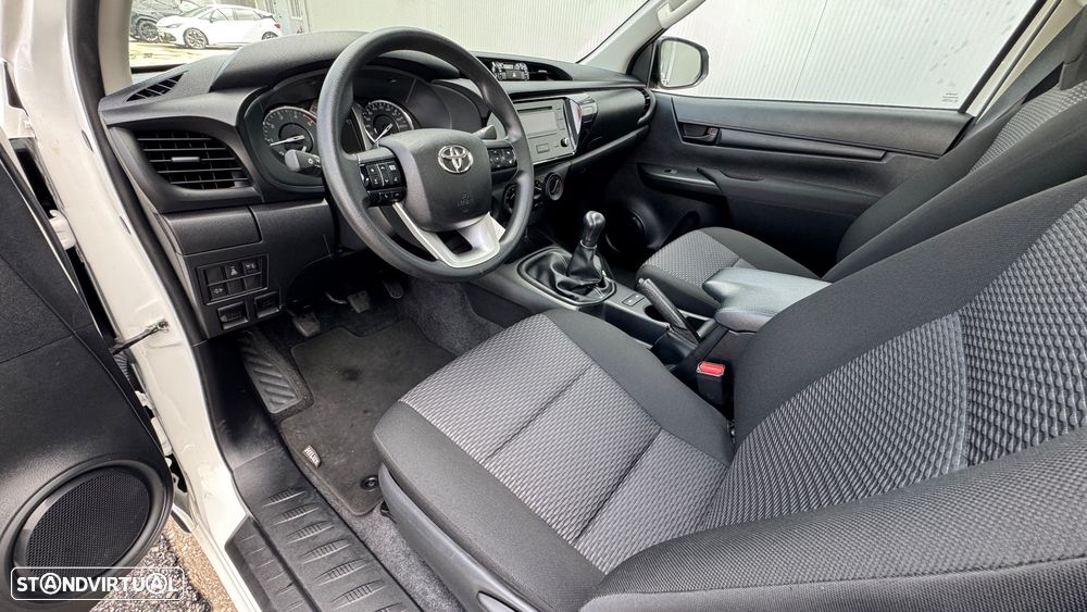 Toyota Hilux 2.4 D-4D 4X4 - 27