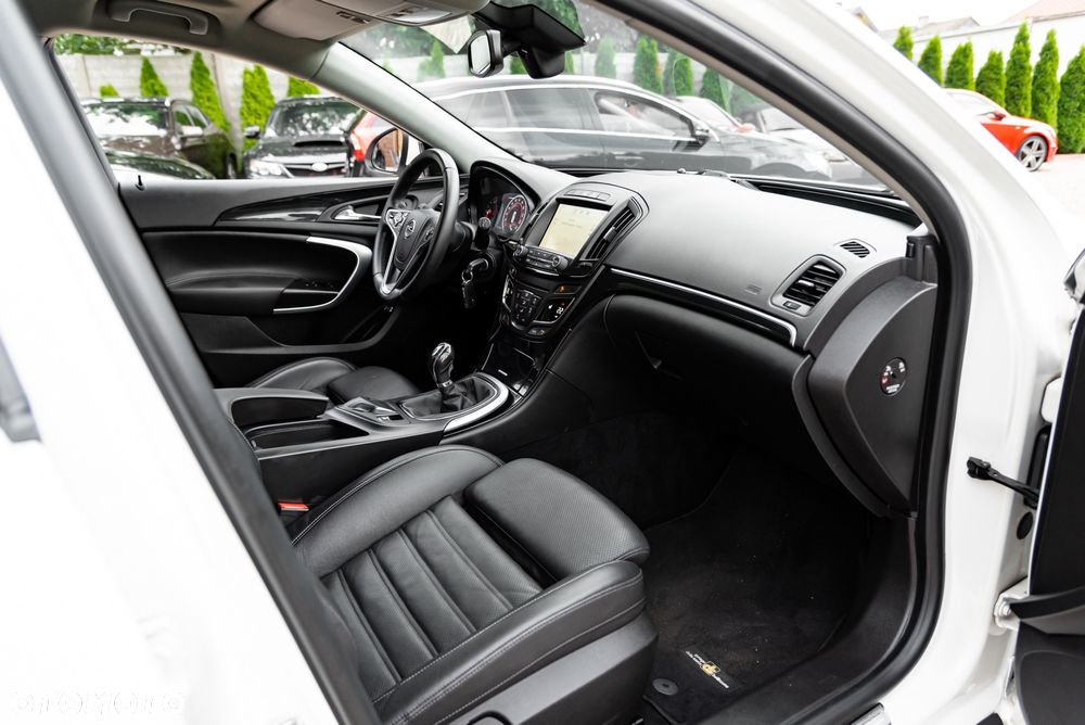 Opel Insignia 1.6 T Cosmo S&S - 26