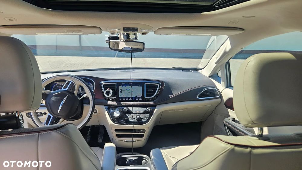 Chrysler Pacifica - 8