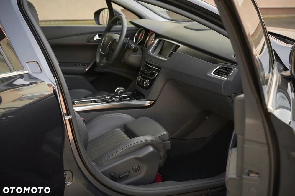 Peugeot 508 RXH Hybrid4 - 27