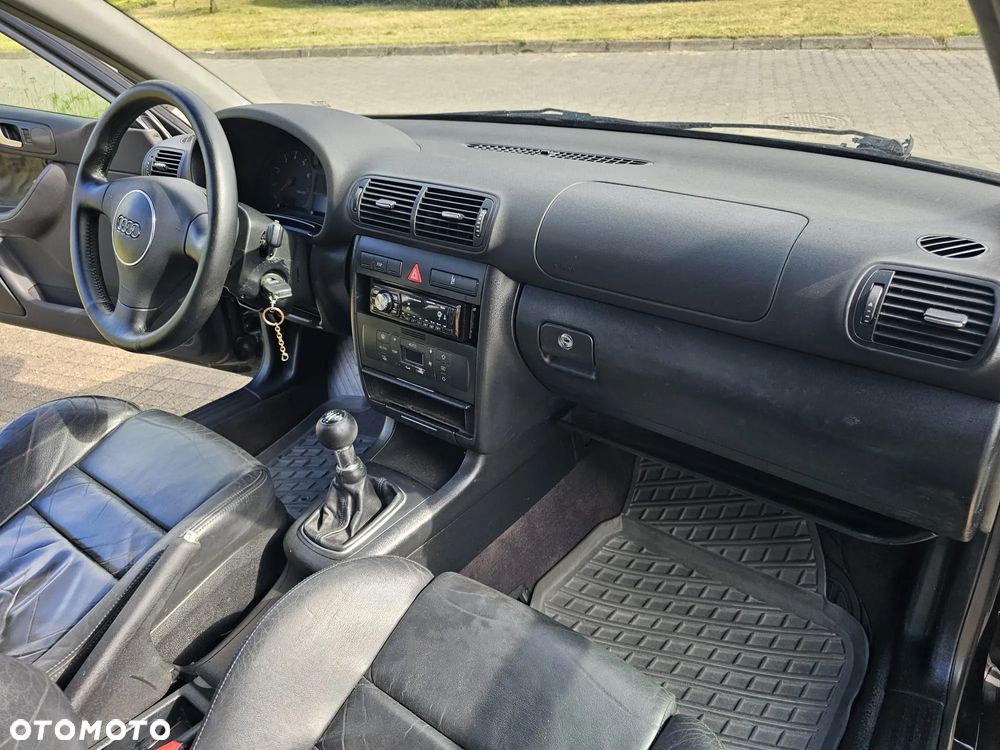 Audi A3 Sportback 1.8 Ambition - 11