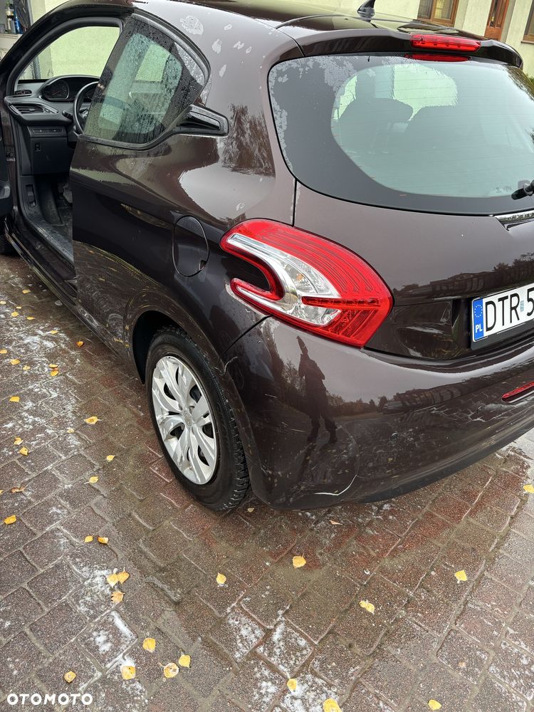 Peugeot 208 2013 photo 4