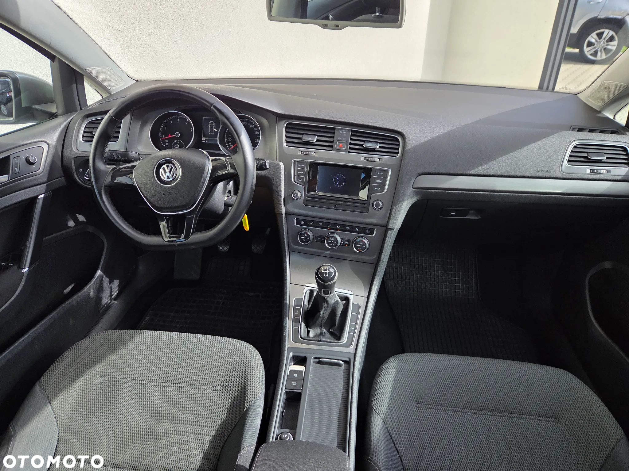 Volkswagen Golf - 9