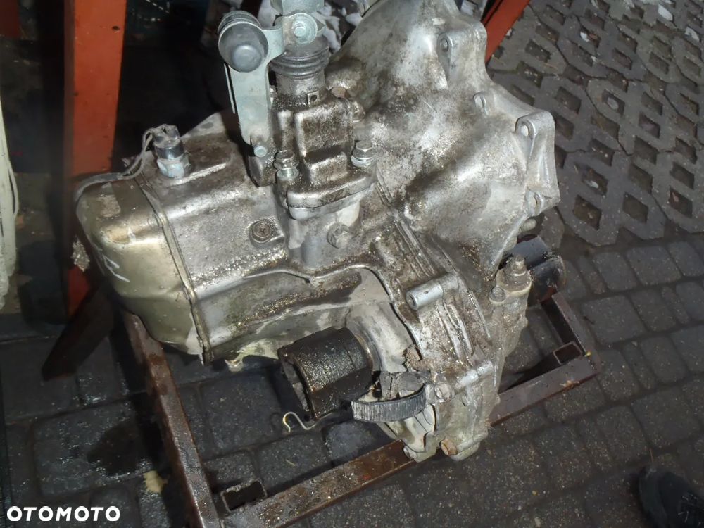 wybierak ze skrzyni biegów wybierak  łapa łożyska daewoo matiz 800 posiadam wszystkie części do tego modelu - 11