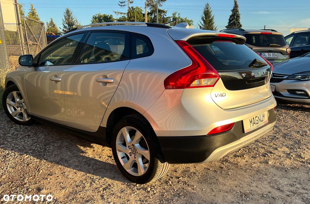 Volvo V40 Cross Country D2 Momentum - 40