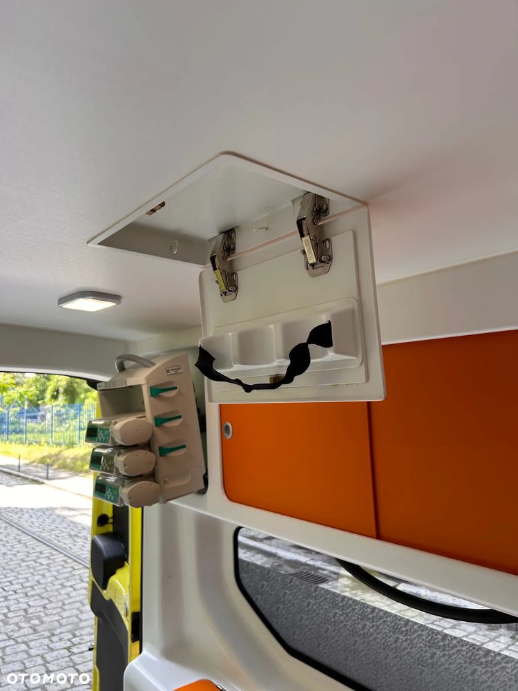Ford Transit - 32
