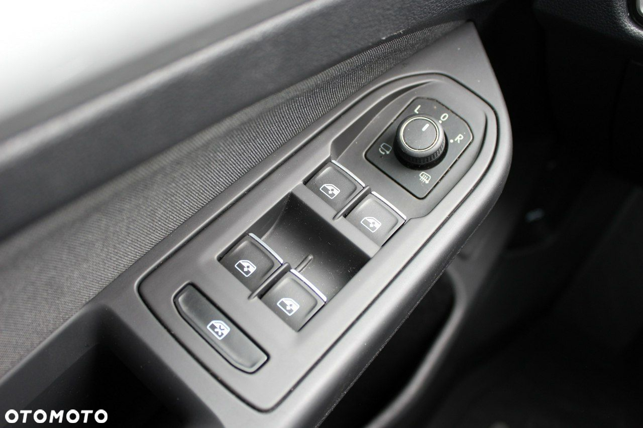 Volkswagen Golf - 24
