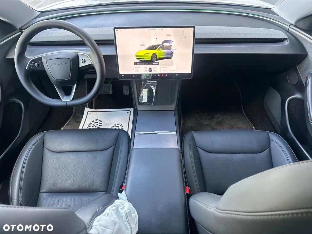 Tesla Model 3 - 31