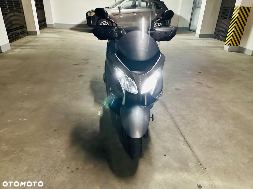 Suzuki Burgman - 37