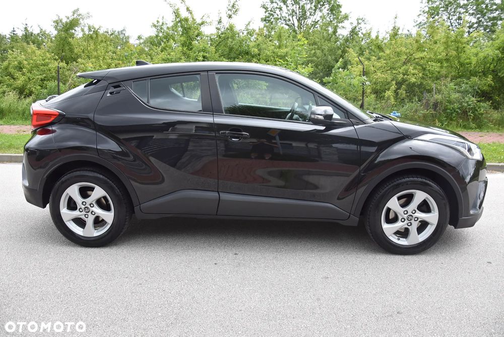 Toyota C-HR 1.2 Turbo Team Deutschland - 12