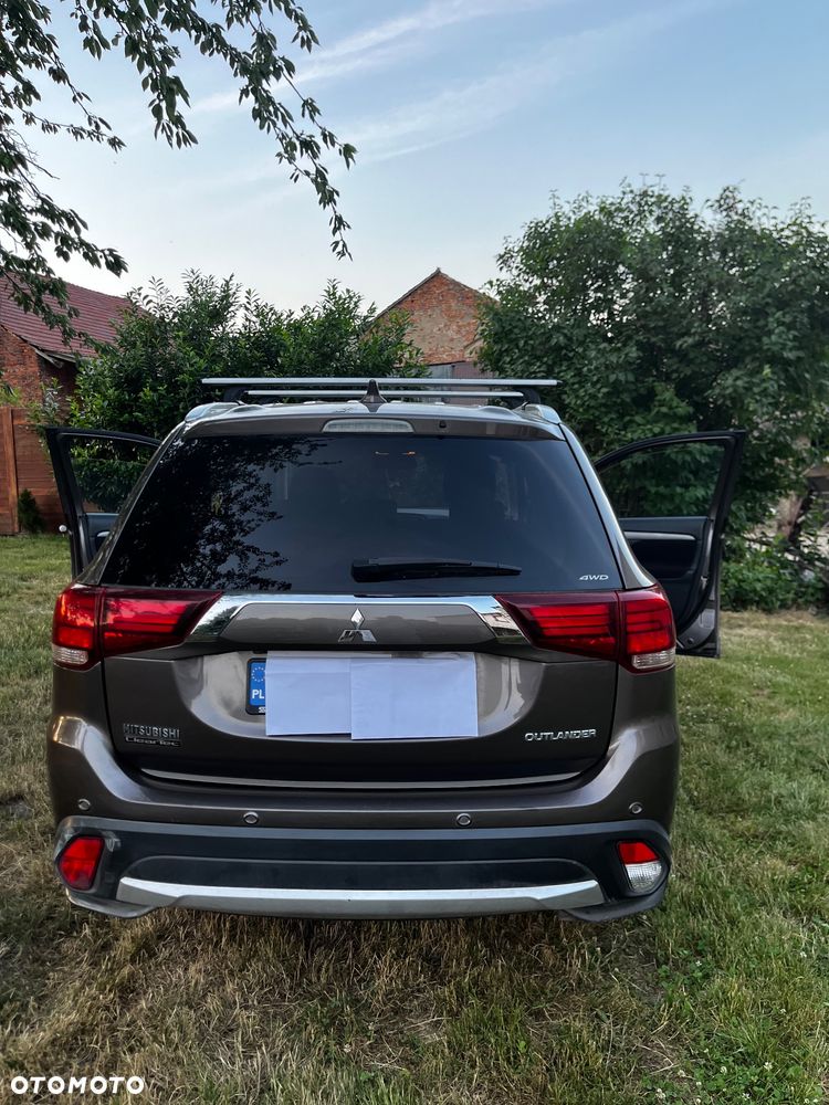 Mitsubishi Outlander 2.0 Intense + 4WD CVT - 9
