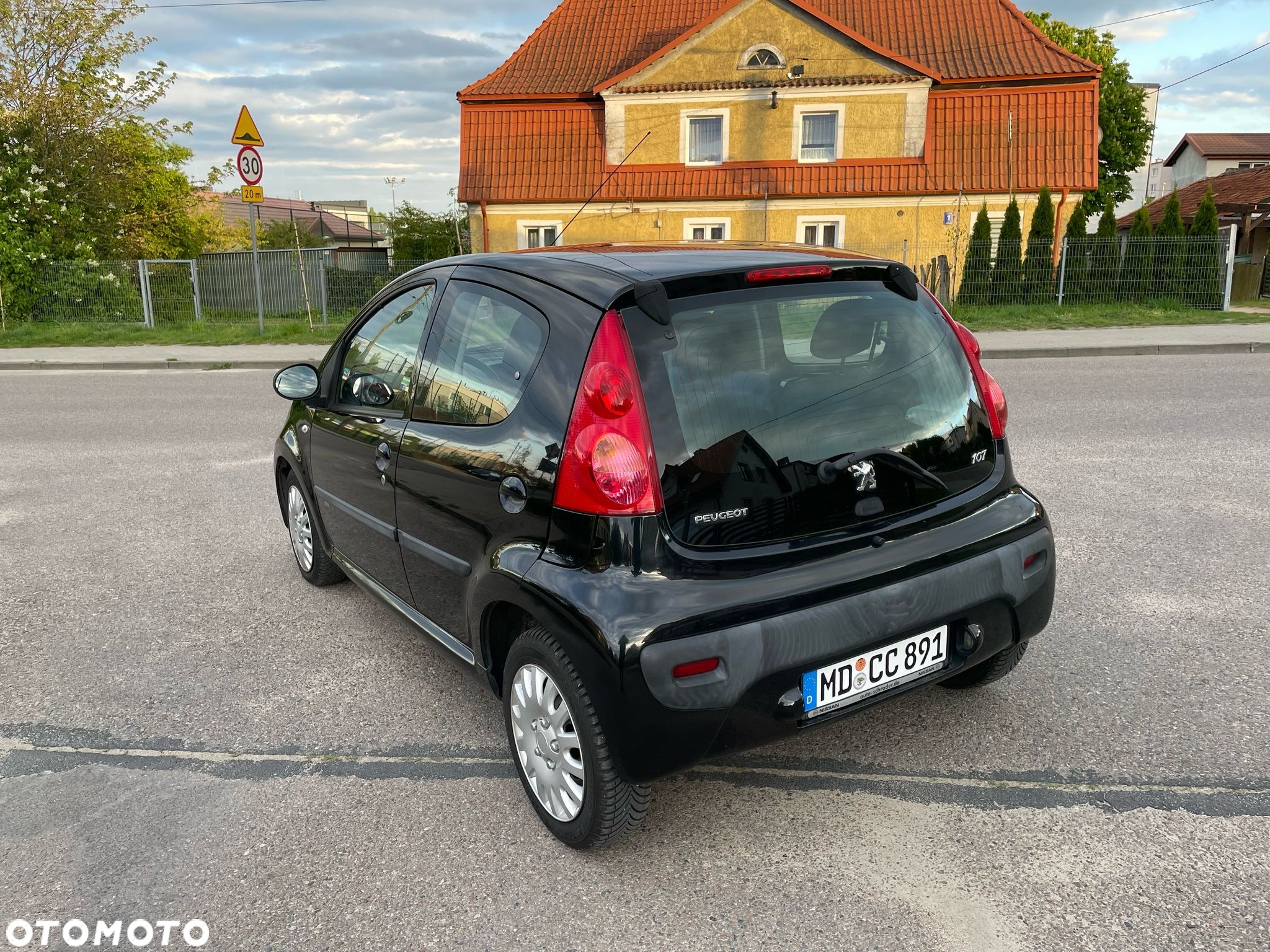 Peugeot 107 70 Black&Silver - 14