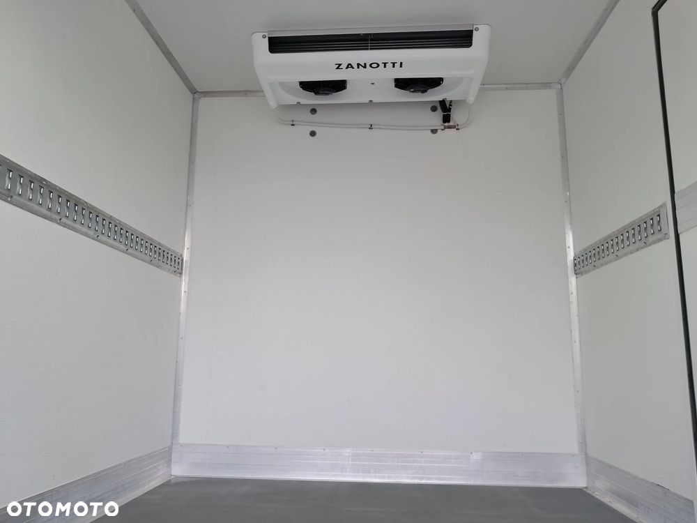 Iveco 35S16  Chłodnia ZANOTTI Salon Polska zasilanie 230V - 17