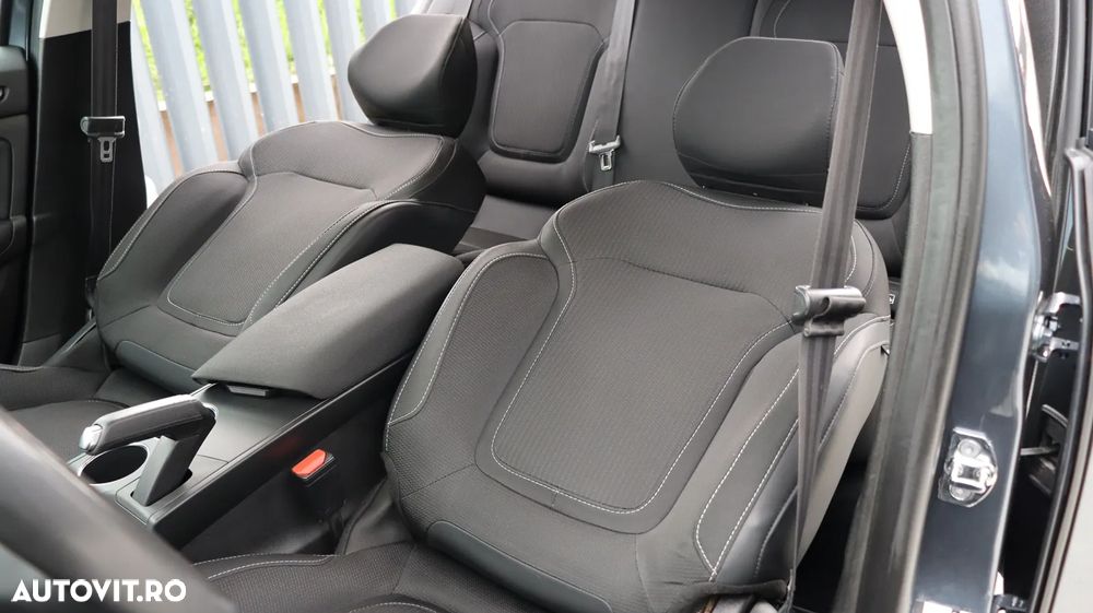 Renault Megane TCe 140 GPF ZEN - 16