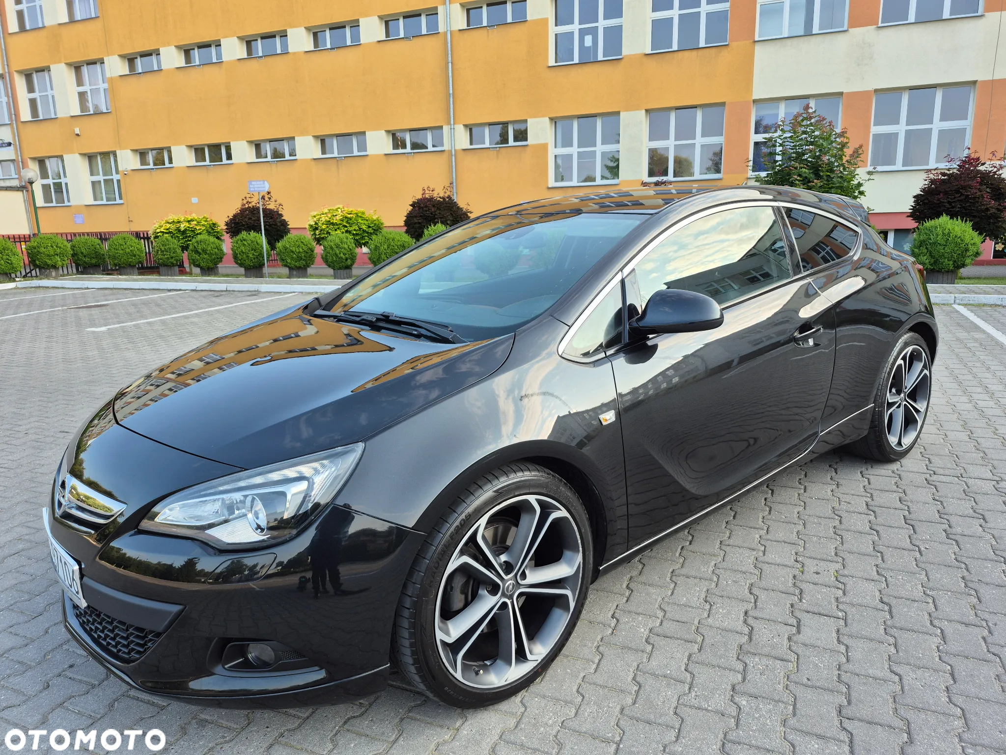Opel Astra IV GTC 1.6 T Sport - 6