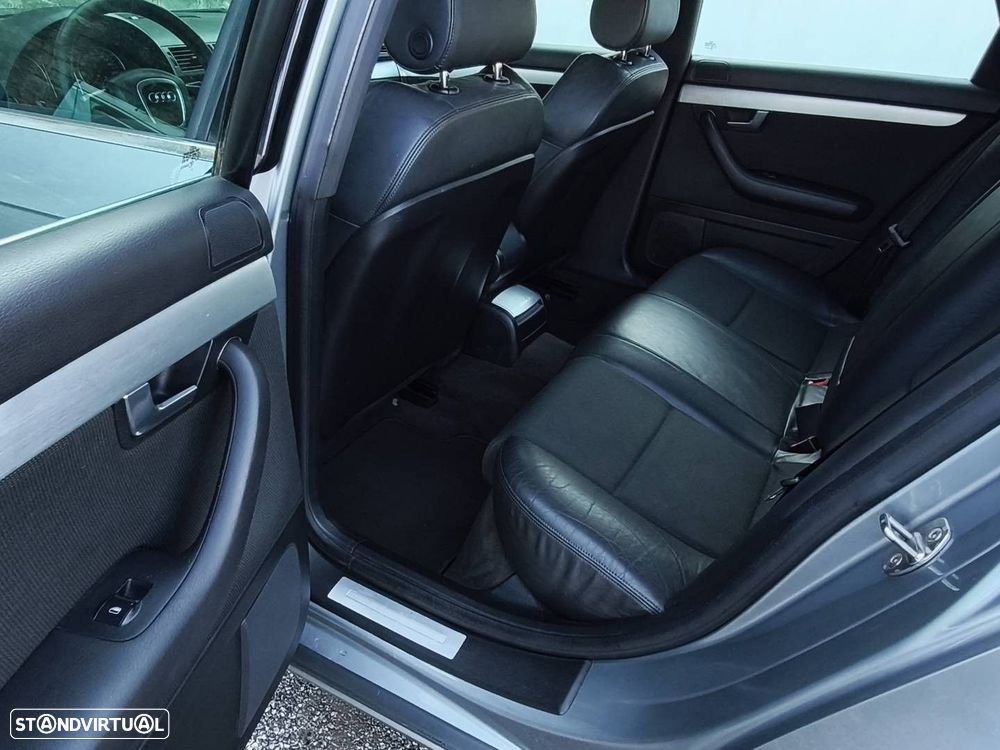 Audi A4 2.0 TDI S-line - 23