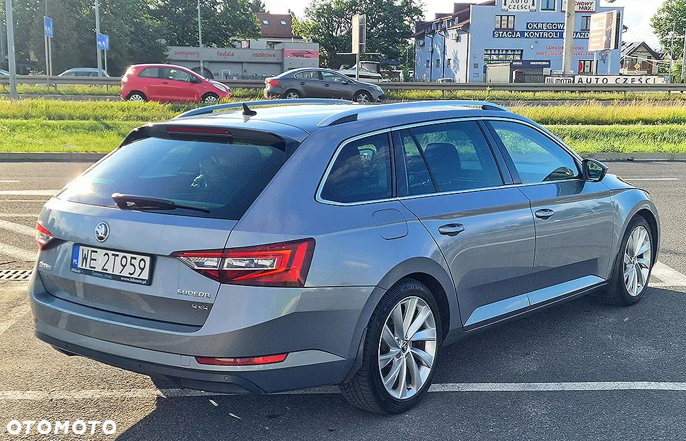 Skoda Superb 2.0 TDI 4x4 Style DSG - 9