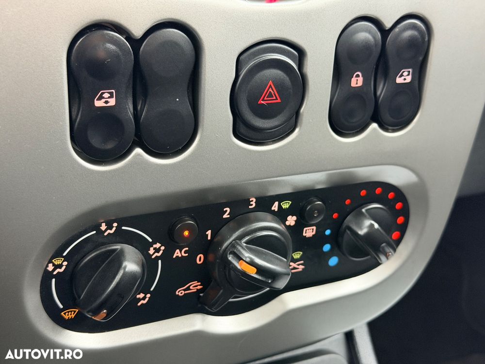 Dacia Duster 1.6 16V 4x2 Prestige - 21