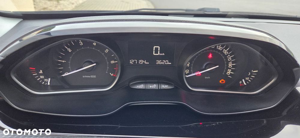 Peugeot 208 1.2 PureTech Allure - 9