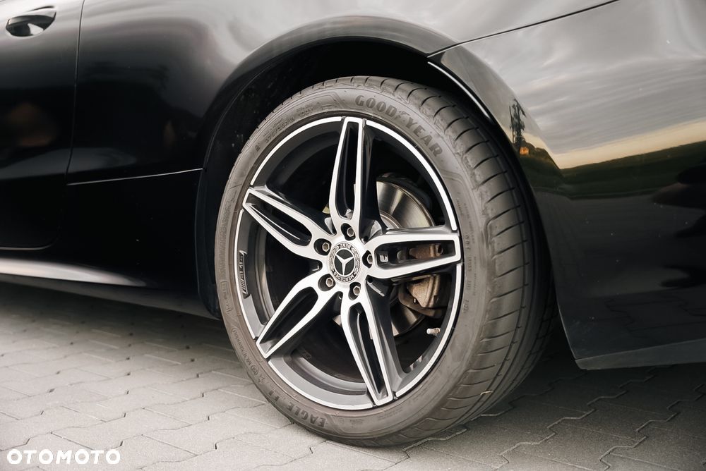Mercedes-Benz Klasa E 220 d 4-Matic 9G-TRONIC - 20