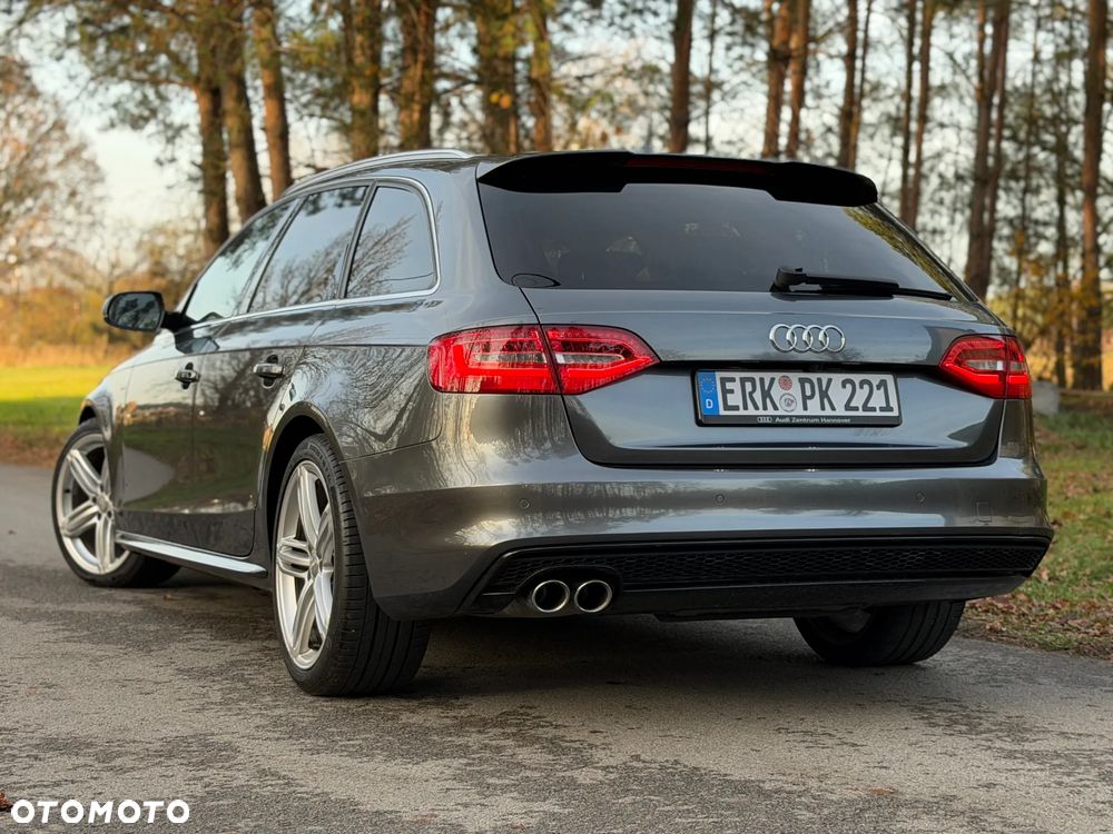 Audi A4 Avant 2.0 TDI DPF clean diesel multitronic S line Sportpaket - 1
