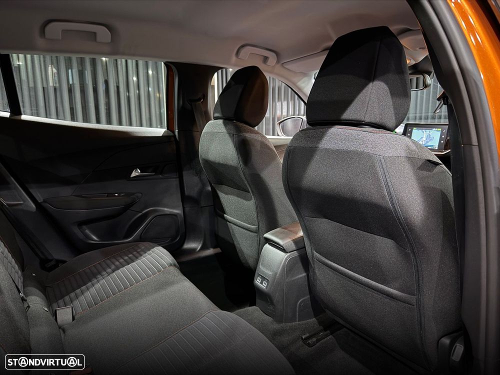 Peugeot e-2008 50 kWh Active - 32