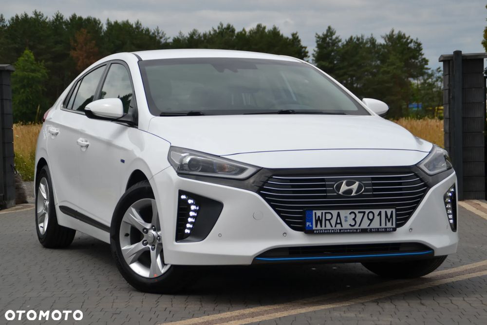 Hyundai IONIQ - 13
