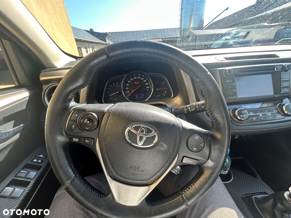 Toyota RAV4 2.2 D-4D Premium - 8
