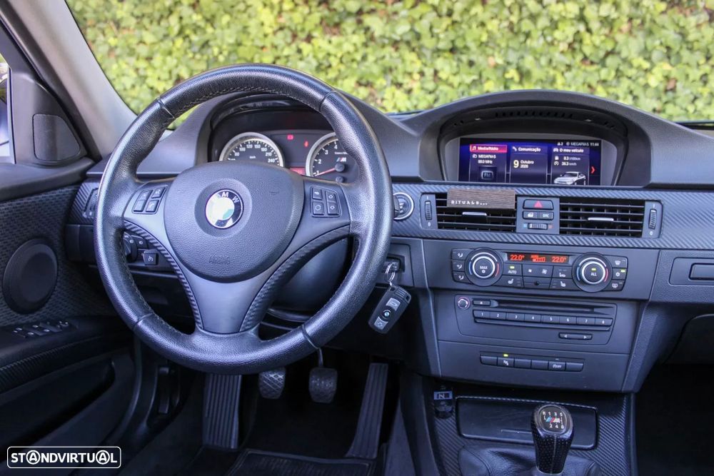 BMW 320 i Navigation - 17