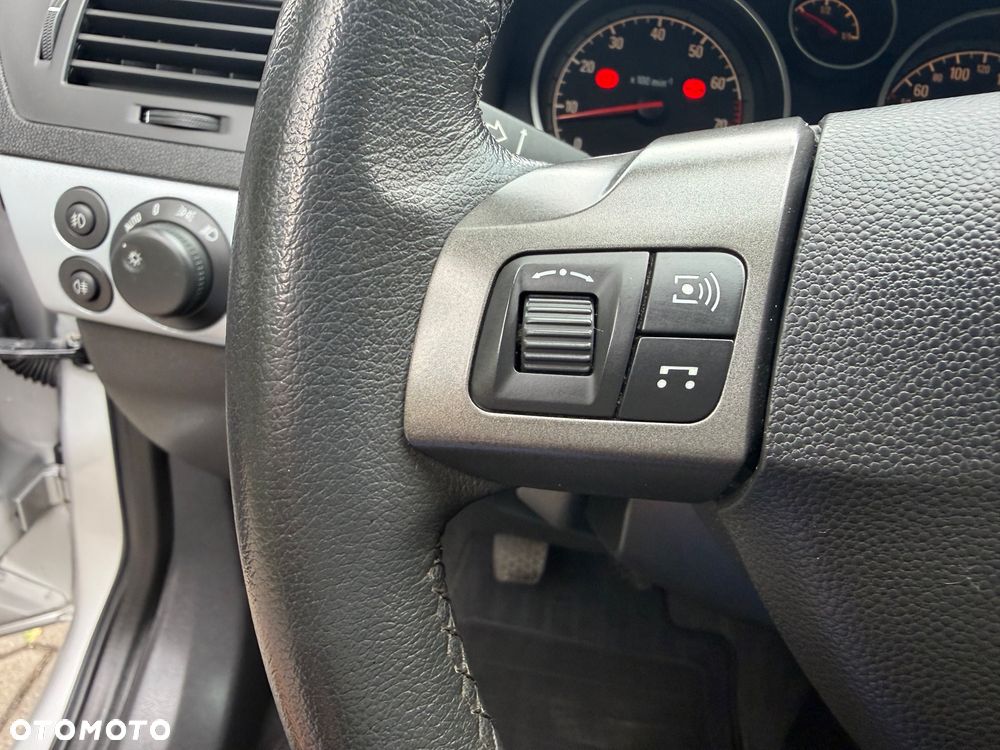 Opel Astra 1.6 Cosmo - 27