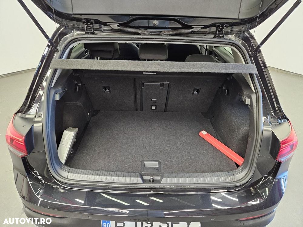 Volkswagen Golf - 6