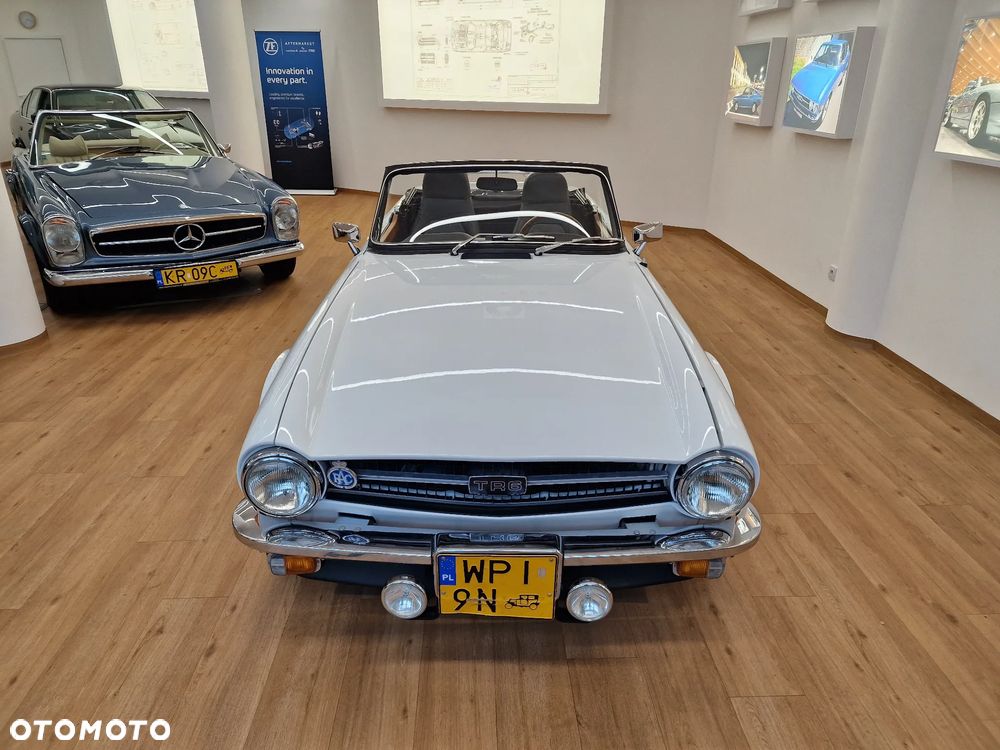Triumph TR6 - 16