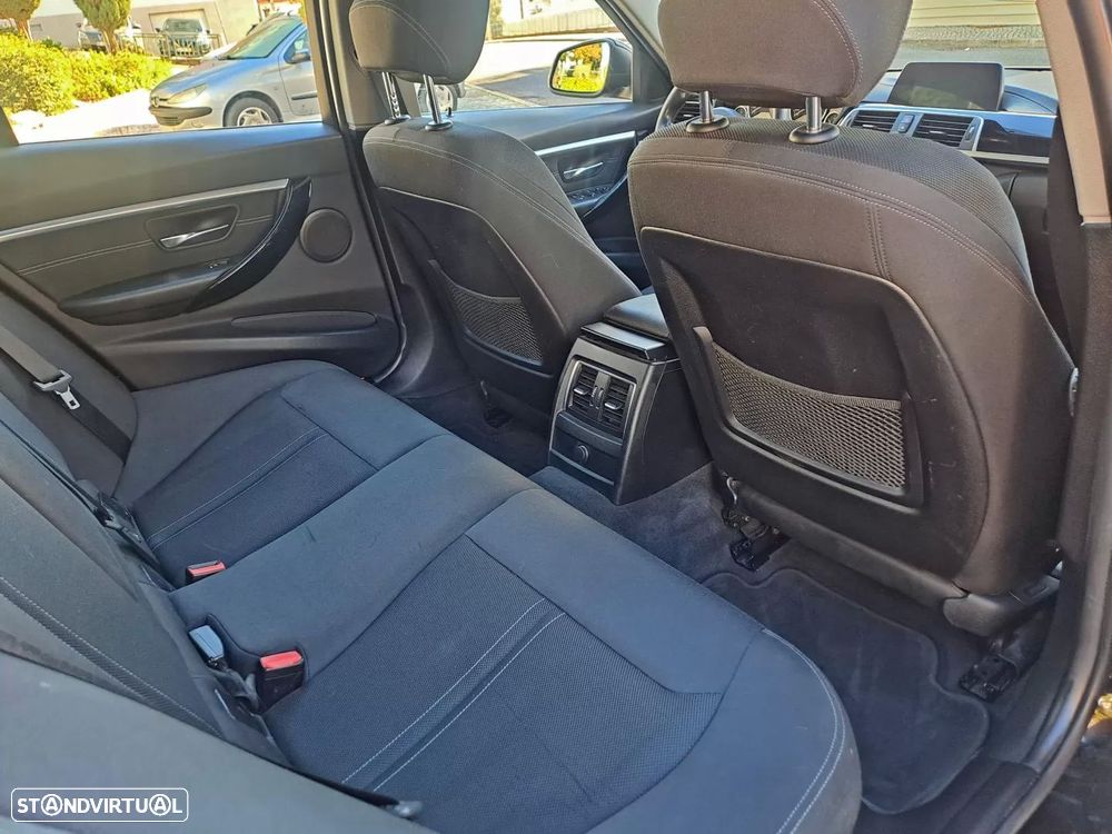 BMW 318 d Touring Line Sport - 22