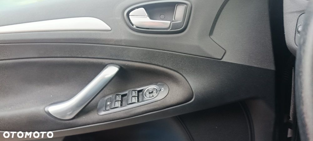 Ford Mondeo 2.0 Ambiente - 7