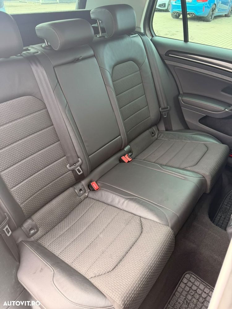 Volkswagen Golf - 9