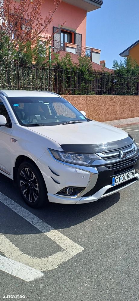 Mitsubishi Outlander 2.0 4WD - 2
