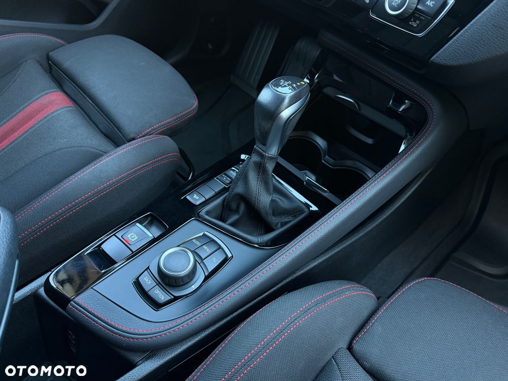 BMW X1 xDrive20i Sport Line - 17