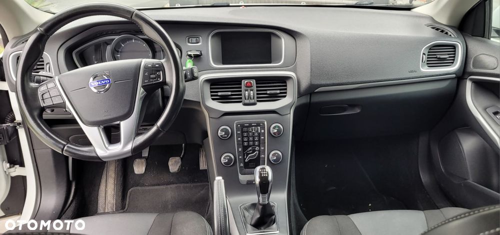 Volvo V40 - 18