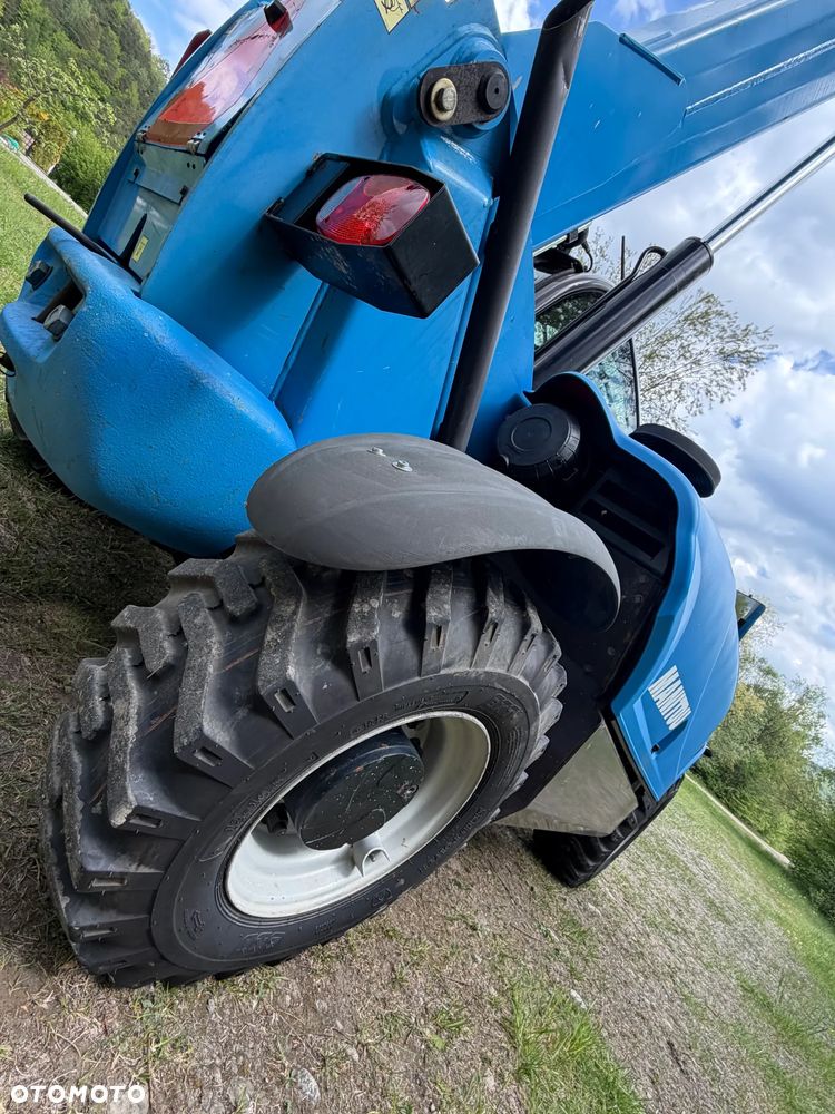 Manitou MT625H. Wersja COMFORT lepsza od Easy!! Ładowarka Teleskopowa 6 metrów Wysuw. Udźwig 2,5tony. Jak Nowa z Salonu. Pochodzi z Gospodarstwa Norweskiego! 2017rok. przebieg tylko 3200mtg. Silnik Kubota 4cyl. Mocny 80 Km. ZERO ZUŻYCIA ORYGINAŁ. Bez luzów i wycieków. Aktualna DEKRA BMWT. Mała Gabarytowo a Bardzo wydajna maszyna. Opony Nowe! Szybka wolna jazda. 3tryby skrętu! Zadbany sprzęt. Okazja - 21