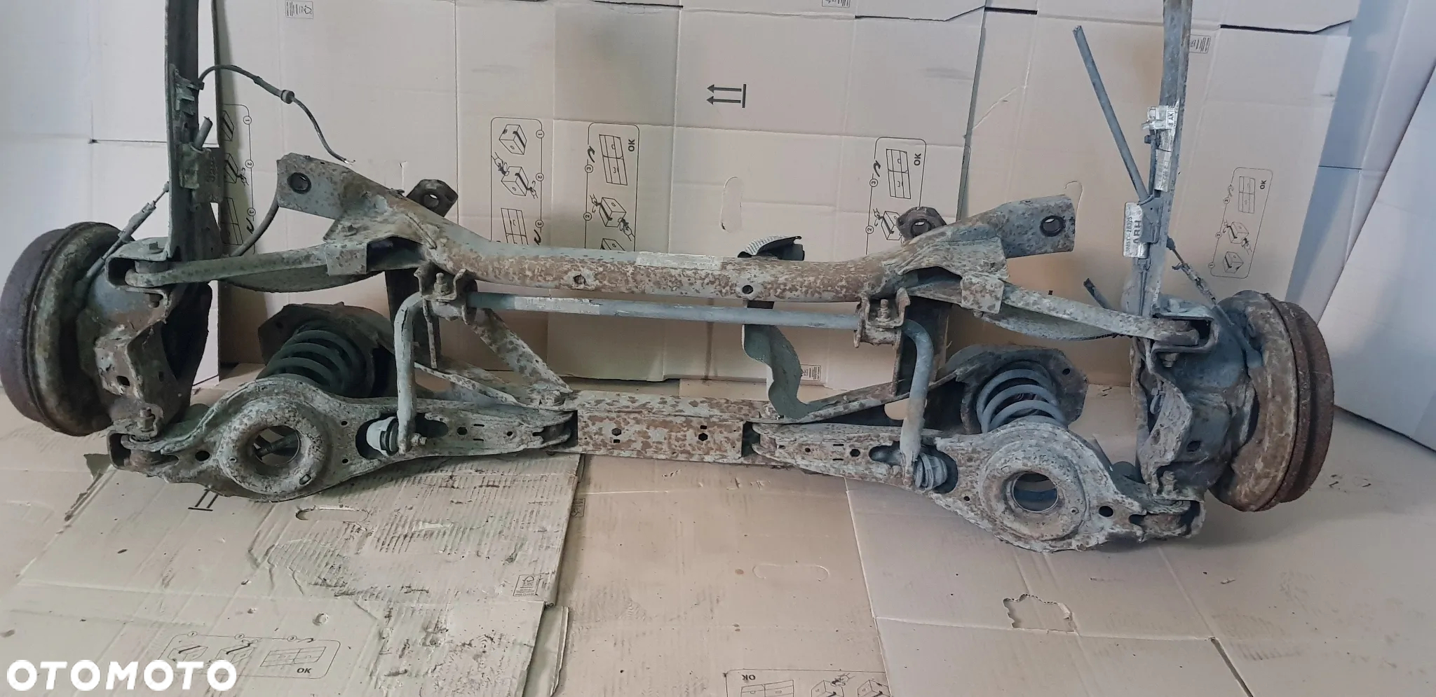 Ford Focus Mk2  belka tylna zawieszenia wózek sanki tył wahacze HB - 2