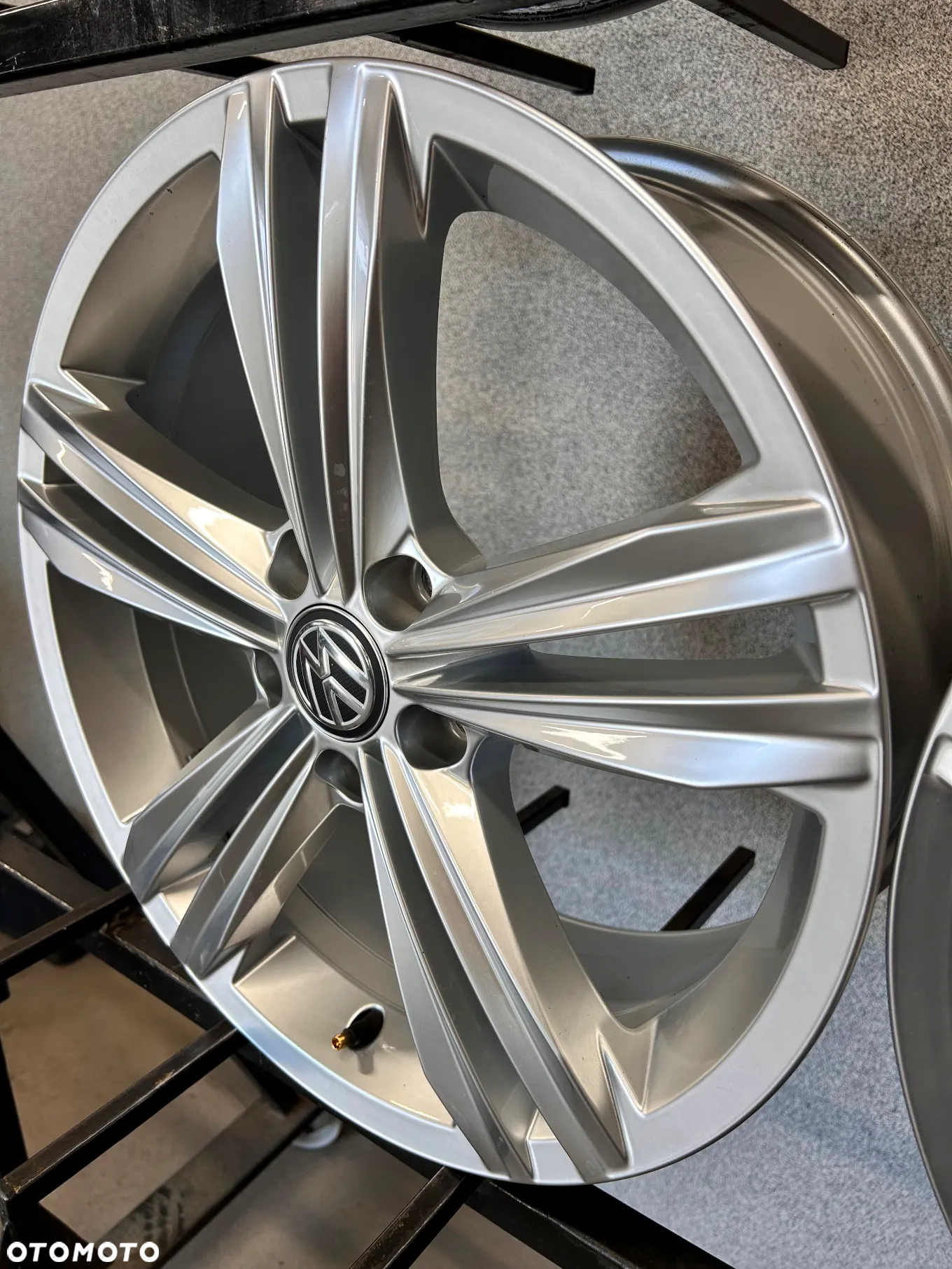 4 FELGI ALU. VW TIGUAN,PASSAT,,CC,T-ROC 18'' 7J ET43 VW: SNA 601025 M - 10