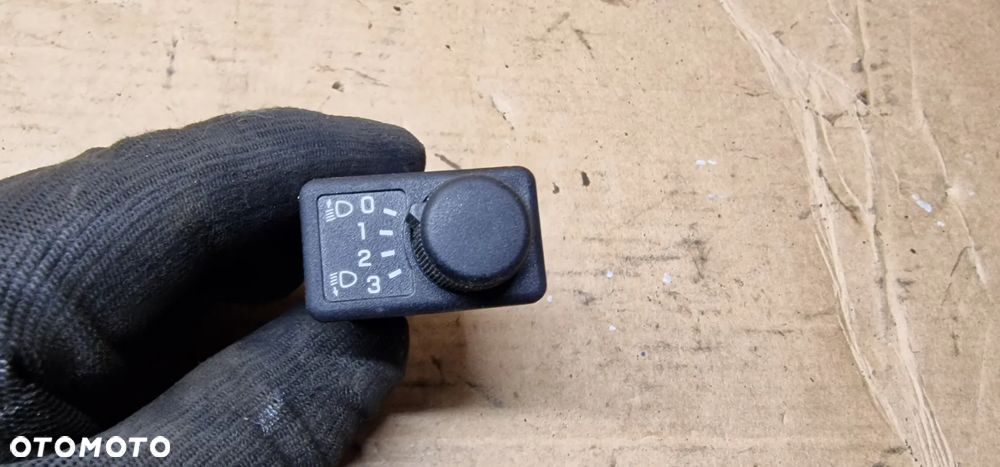 Przełącznik regulacji świateł Nissan Almera Tino 36997B - 1
