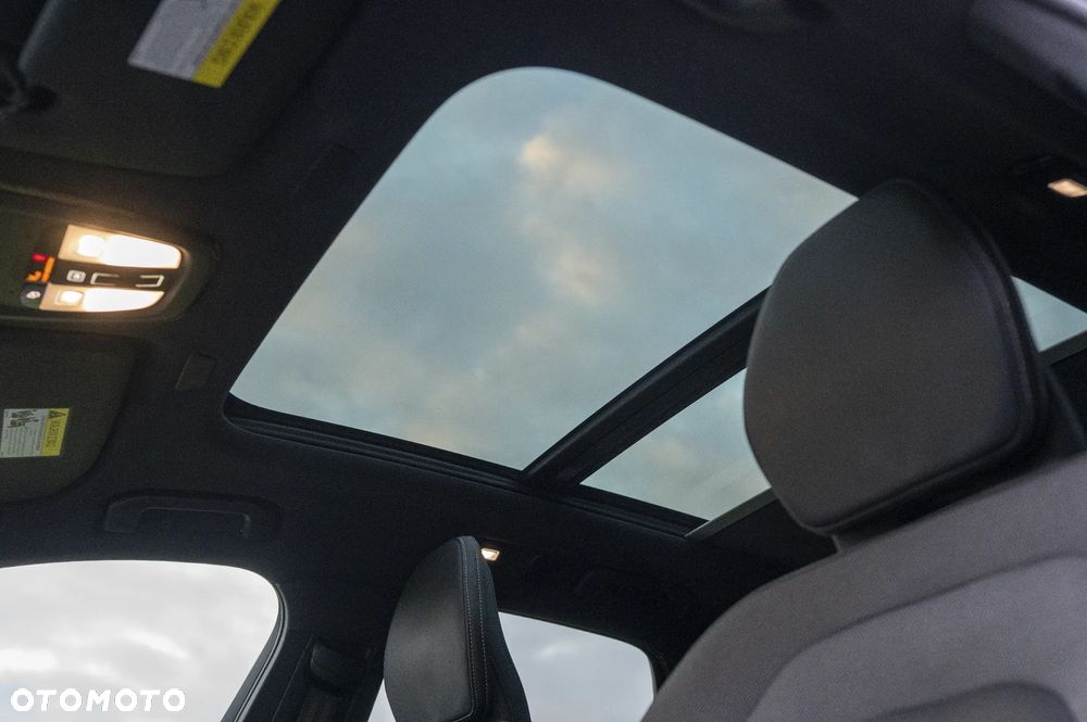 Volvo XC 60 B5 B AWD Ultimate Black Edition - 24