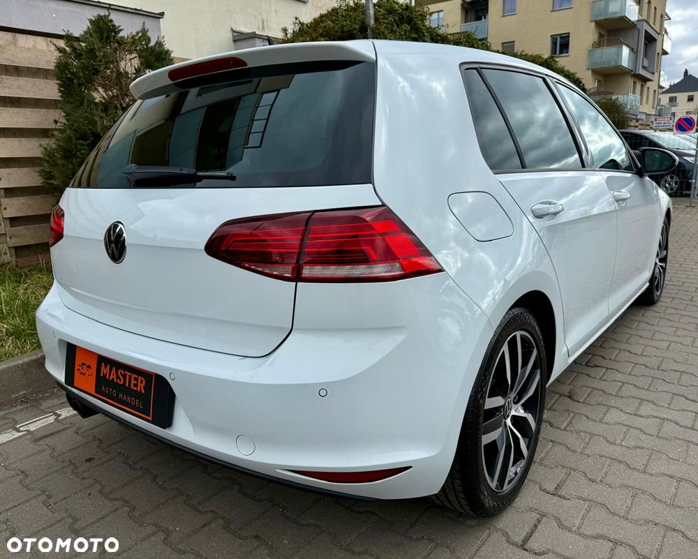 Volkswagen Golf - 11