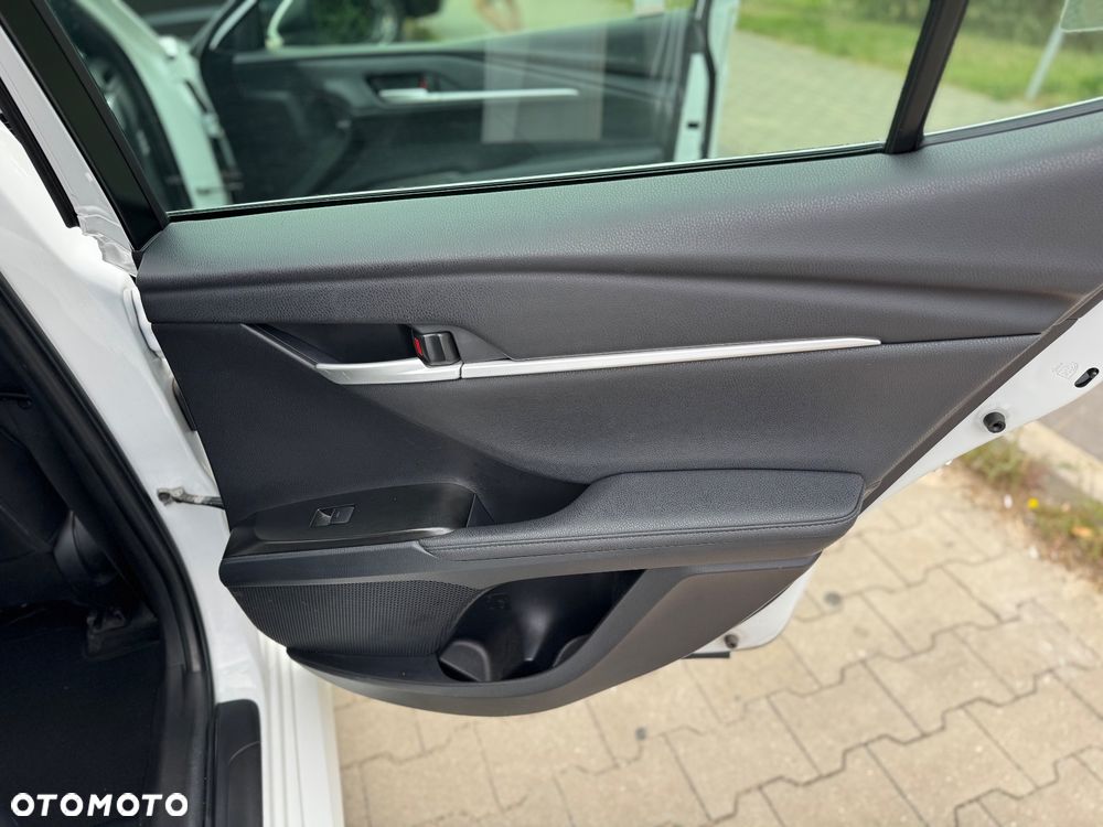 Toyota Camry 2.5 Hybrid Dynamic Force Comfort e-CVT - 24