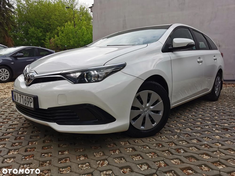 Toyota Auris 1.4 D-4D Dynamic - 1